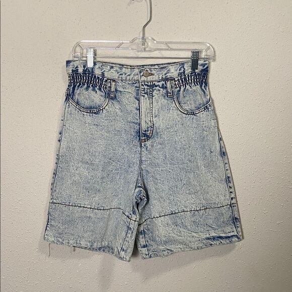 Vintage 1980's High Waisted Acid Wash Denim Shorts Women's Size 5/6 - Picture 2 of 16